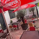 & Restaurant Isvara 호텔 3*