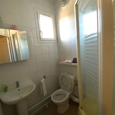 فندق & Restaurant Isvara 3*