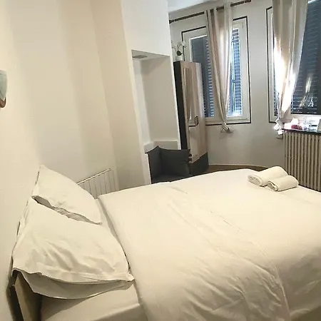 & Restaurant Isvara فندق 3*