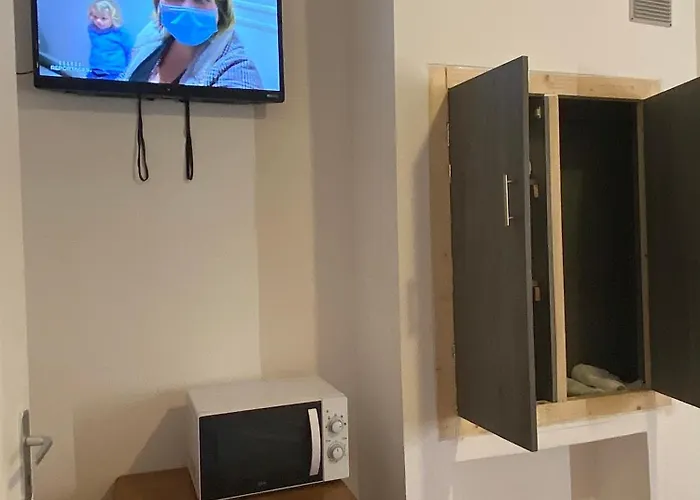 Hôtel&restaurant Isvara Hotel